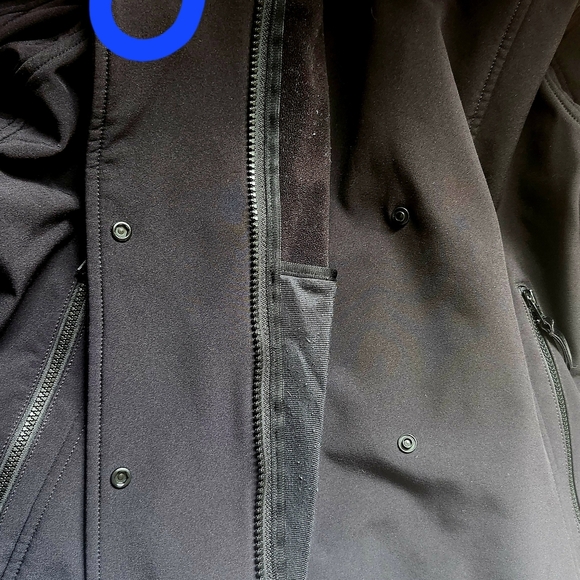 Lululemon Audrey Jacket Sz M Softshell Wind Rain Fitted Silhouette Black - Picture 10 of 15